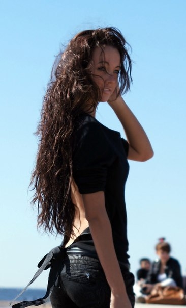 Мои услуги не оставят тебя равнодушным. 💃🏻Я создаю незабываемую атмосферу, наполненную страстью и удовольствием. Моя красота неподвластна времени, а мои магические руки проведут тебя по границам блаженства. 😍 Я могу предложить тебе широкий спектр удовольствий, от нежного эротического массажа до ярких экспериментов в сексе. 💫Встречи со мной - это отдых для тела и души. Заходи на мою страничку, там ты найдешь мои прекрасные фото, а также отзывы предыдущих удовлетворенных клиентов. Жду в Москве, чтобы подарить тебе незабываемые мгновения нашей встречи. 🌹🔥 Светлана